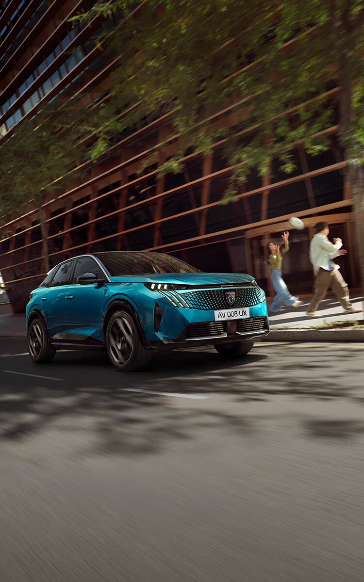 PEUGEOT 3008 Hybrid rear view