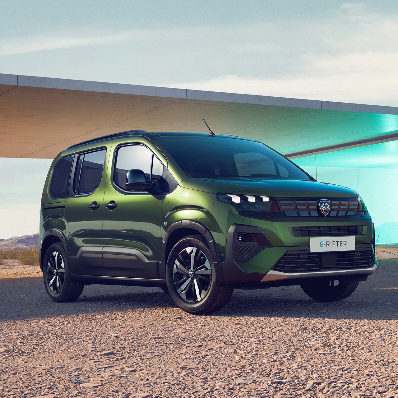 PEUGEOT E-RIFTER front view